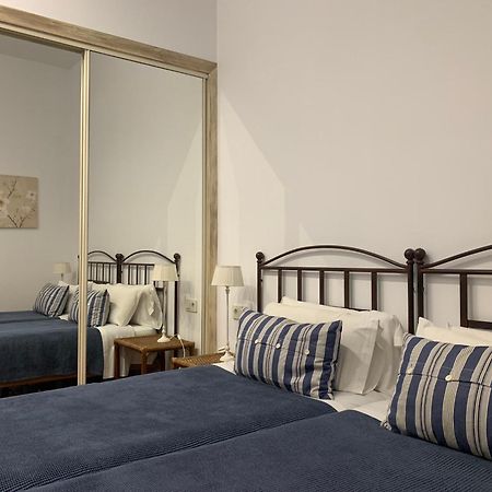 Apartamentos Los Patios De La Juderia Kordoba Bagian luar foto