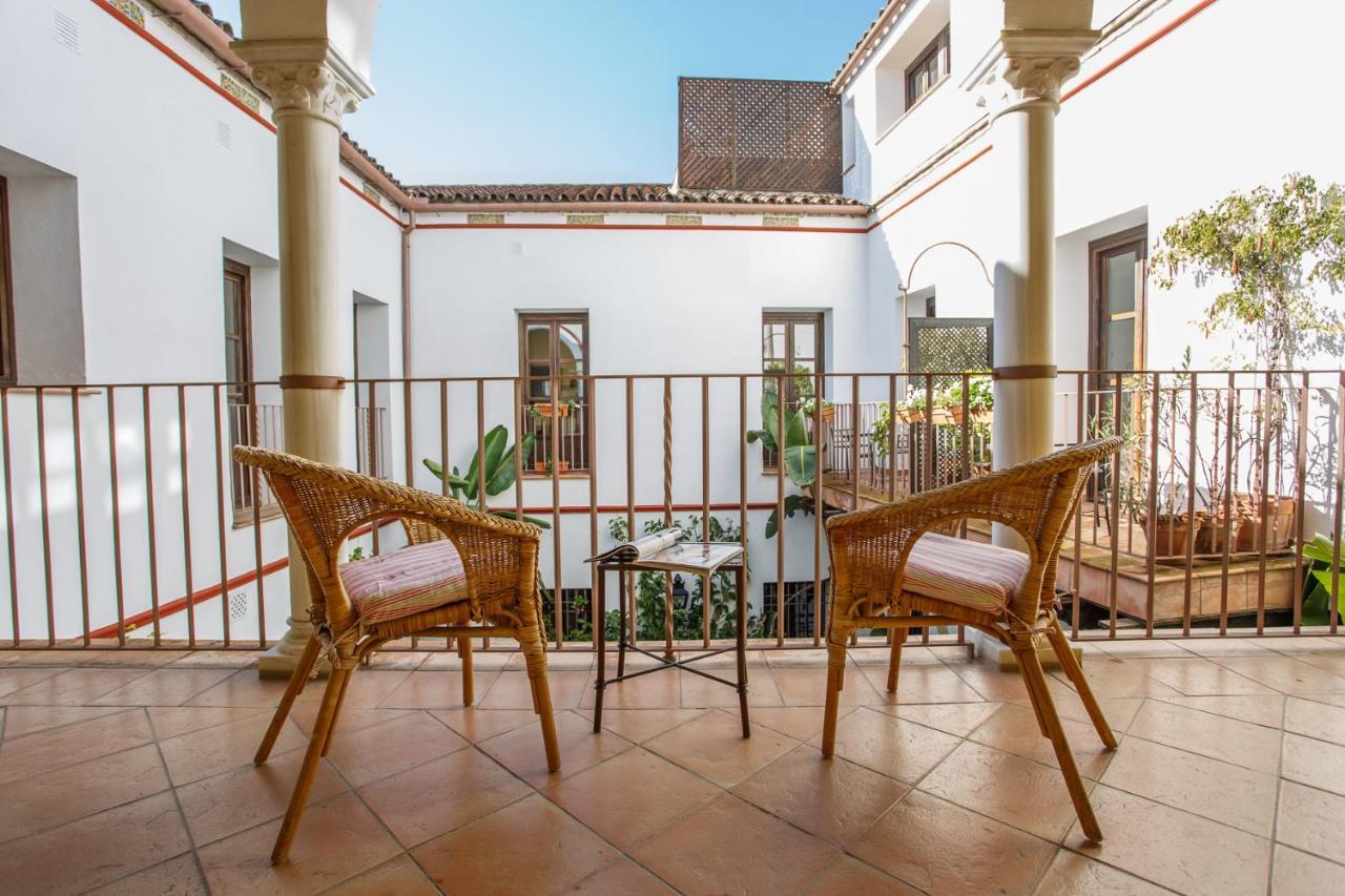 Apartamentos Los Patios De La Juderia Kordoba Bagian luar foto