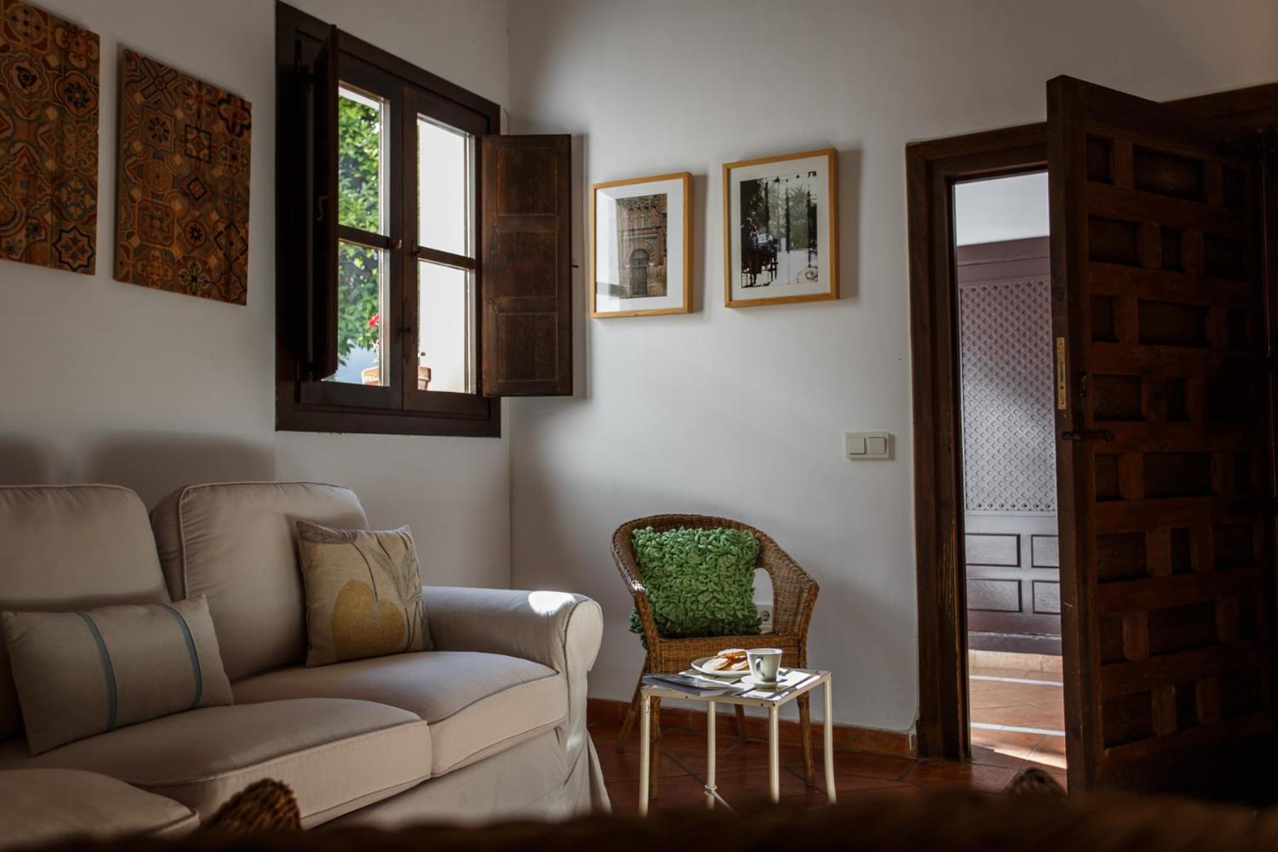 Apartamentos Los Patios De La Juderia Kordoba Bagian luar foto