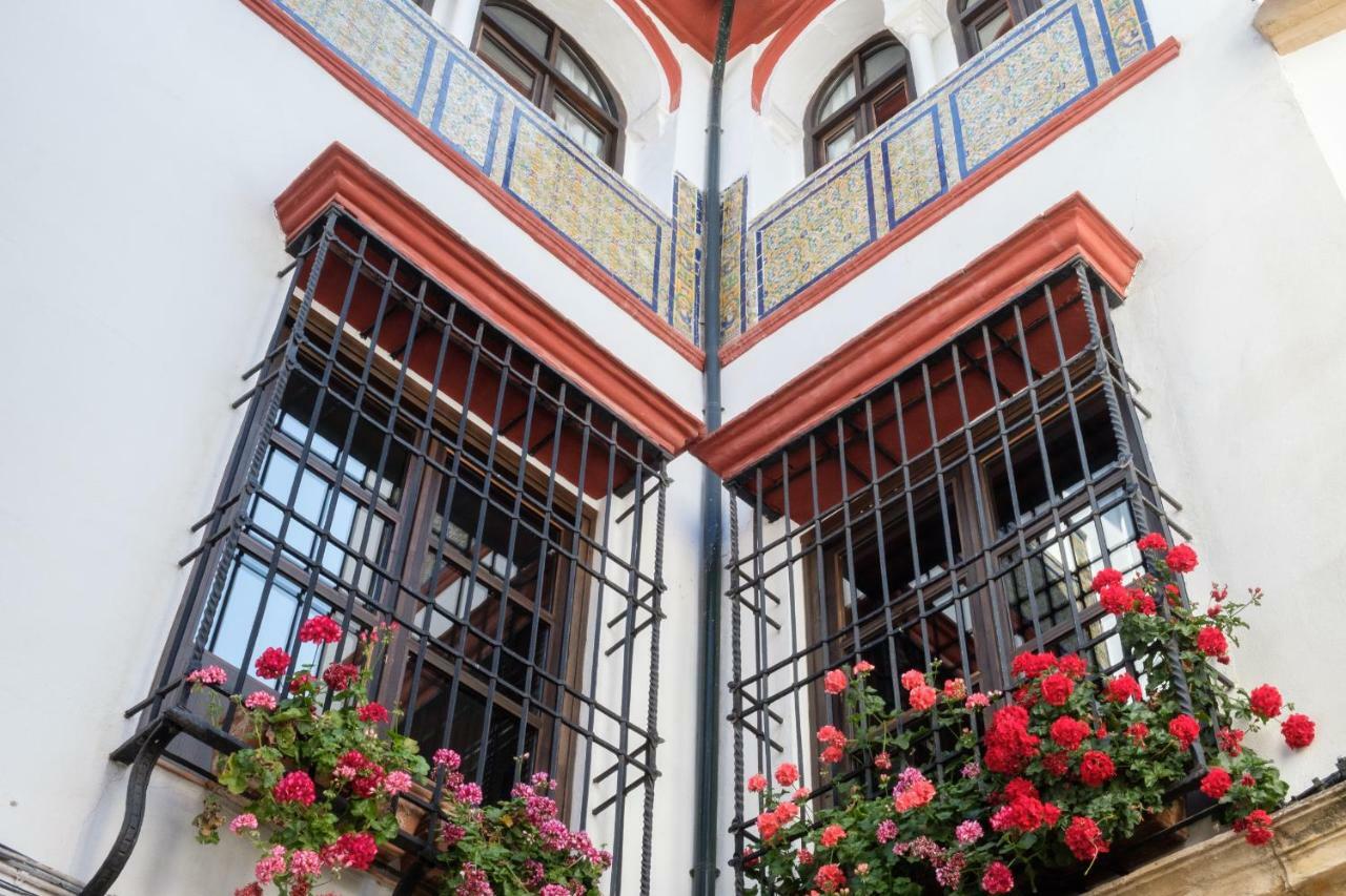 Apartamentos Los Patios De La Juderia Kordoba Bagian luar foto